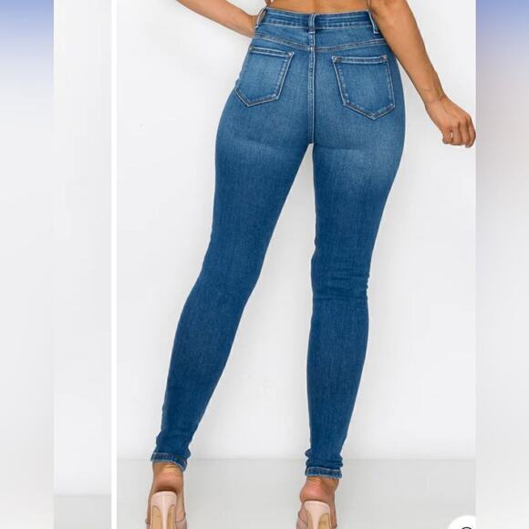 Encore Jeans Women's destructed high rise stretch skinny jeans. Size 11 - Picture 2 of 16